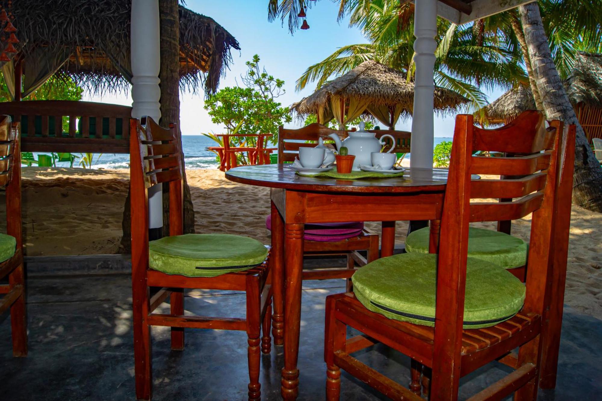 Ibisbird Beach Bungalows, Sport, Spa And Restaurant Tangalle Exterior photo