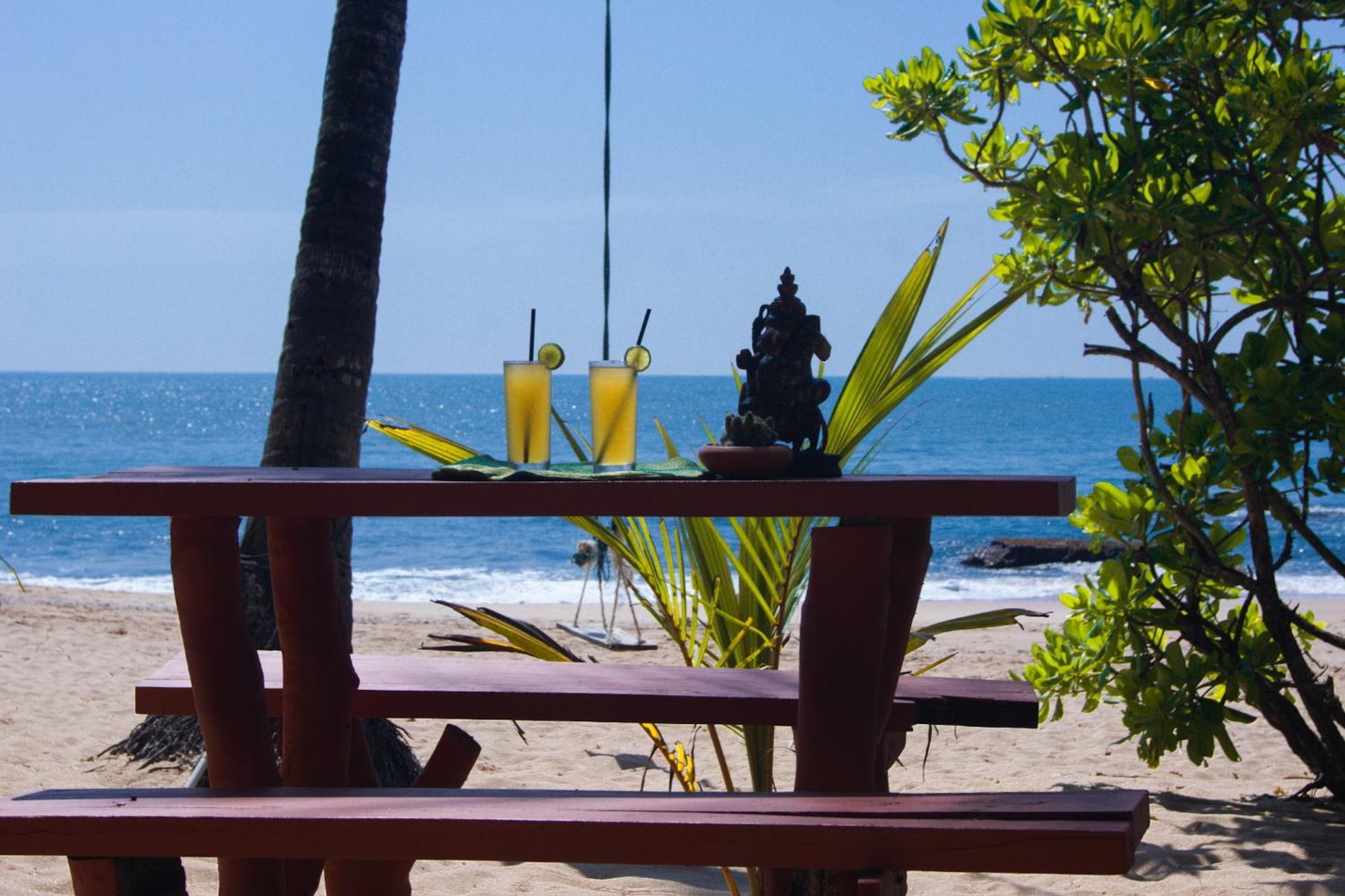 Ibisbird Beach Bungalows, Sport, Spa And Restaurant Tangalle Exterior photo